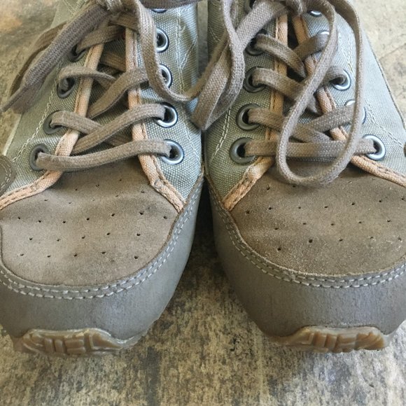 Columbia Greenbelt Leather Low Top Skater Sneakers - Picture 8 of 16